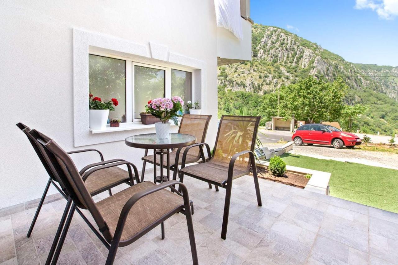 Apartmani Vasilije Kotor Bagian luar foto