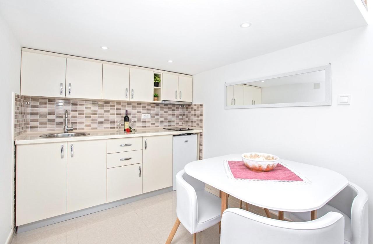 Apartmani Vasilije Kotor Bagian luar foto