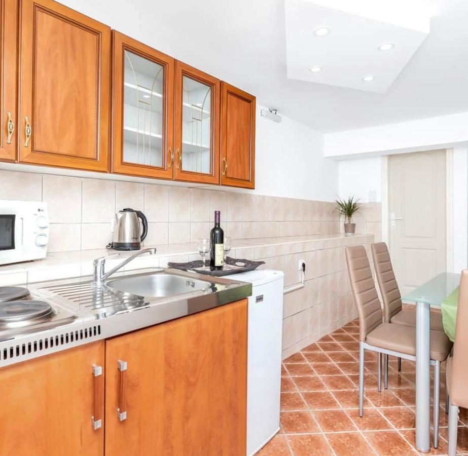 Apartmani Vasilije Kotor Bagian luar foto